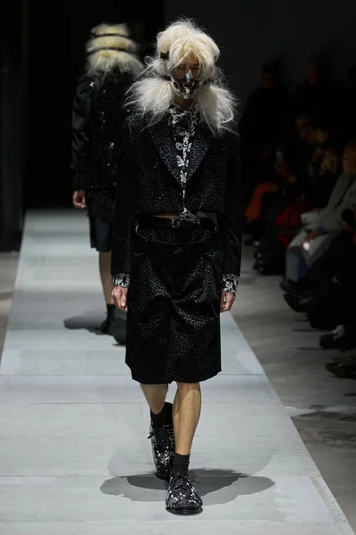 Look 32